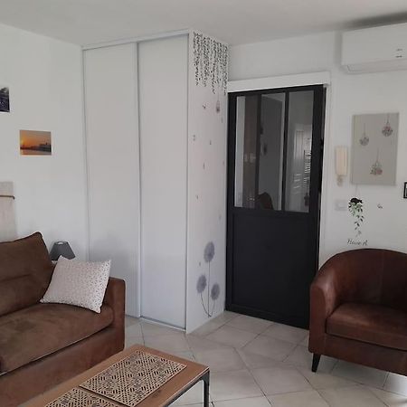 Charmant Studio Lumineux Avec Parking Prive Saint-Raphael  Ngoại thất bức ảnh