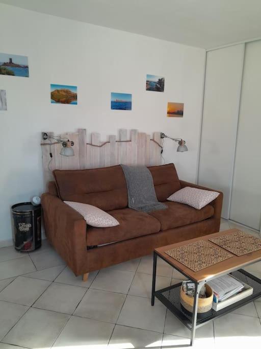 Charmant Studio Lumineux Avec Parking Prive Saint-Raphael  Ngoại thất bức ảnh