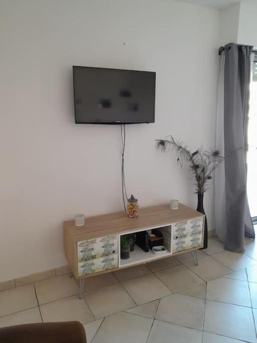 Charmant Studio Lumineux Avec Parking Prive Saint-Raphael  Ngoại thất bức ảnh